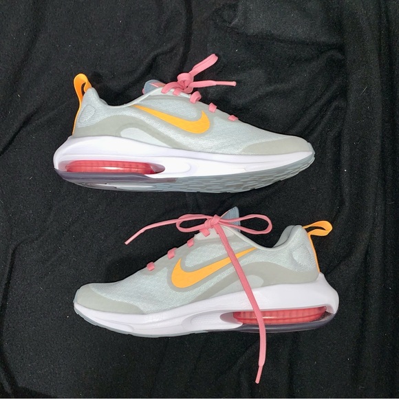 Kid's NIKE Arcadia Running Shoes size 4Y - Picture 4 of 10